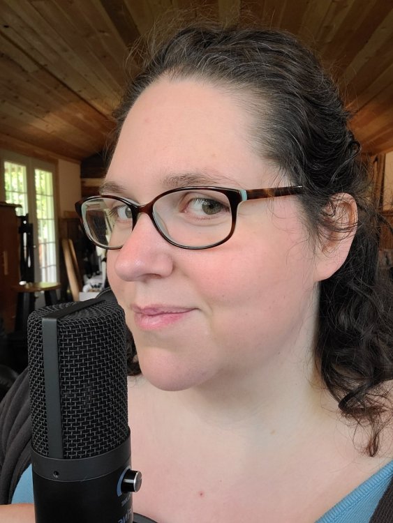 profile pic with mic.jpg